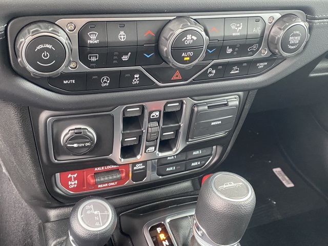 new 2025 Jeep Gladiator car, priced at $42,656