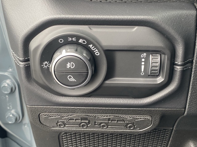 new 2025 Jeep Gladiator car, priced at $42,656