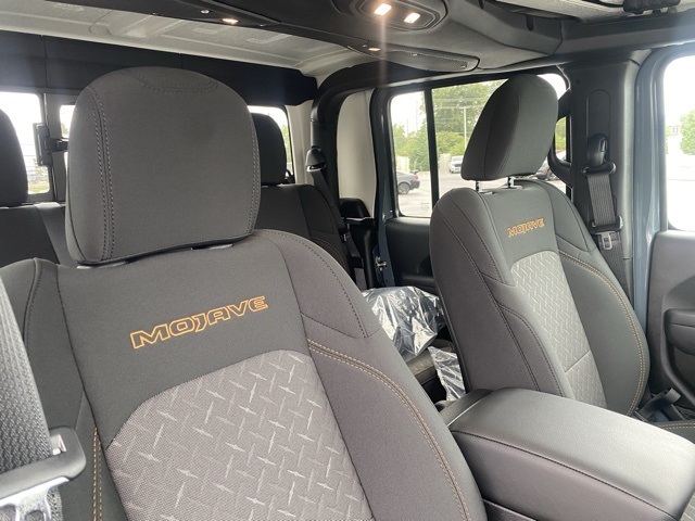 new 2025 Jeep Gladiator car, priced at $42,656