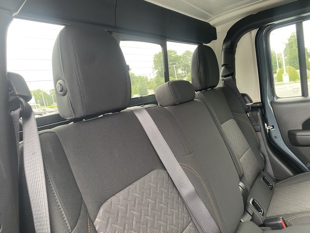 new 2025 Jeep Gladiator car, priced at $42,656