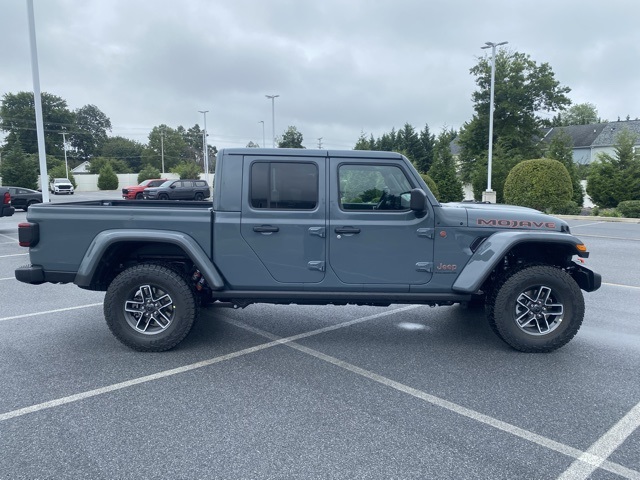 new 2025 Jeep Gladiator car, priced at $42,656