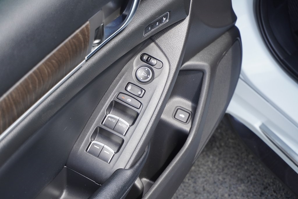 used 2018 Honda Accord car, priced at $24,900