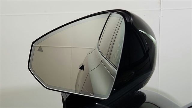 new 2025 Volvo EX90 car, priced at $87,970