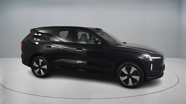 new 2025 Volvo EX90 car, priced at $87,970