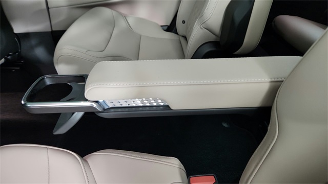 new 2025 Volvo EX90 car, priced at $87,970