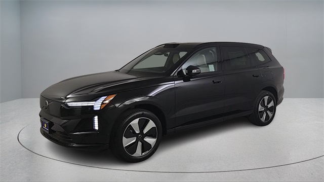new 2025 Volvo EX90 car, priced at $87,970
