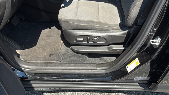 used 2021 Chevrolet Traverse car, priced at $25,800