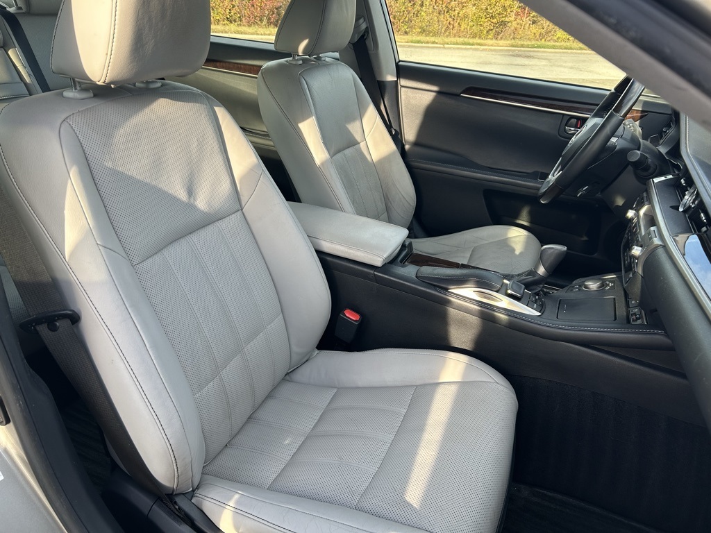 used 2016 Lexus ES car, priced at $13,116