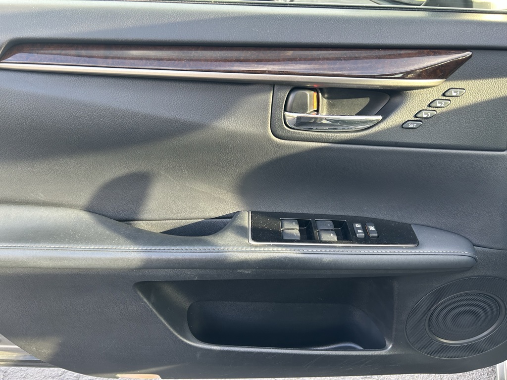 used 2016 Lexus ES car, priced at $13,116
