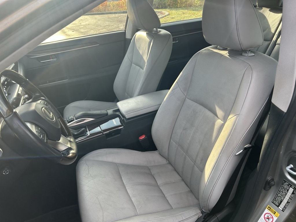 used 2016 Lexus ES car, priced at $13,116