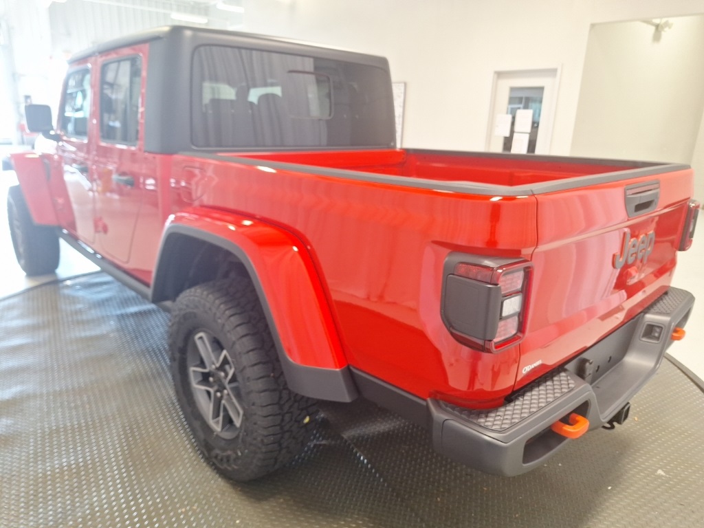 new 2025 Jeep Gladiator car, priced at $48,499