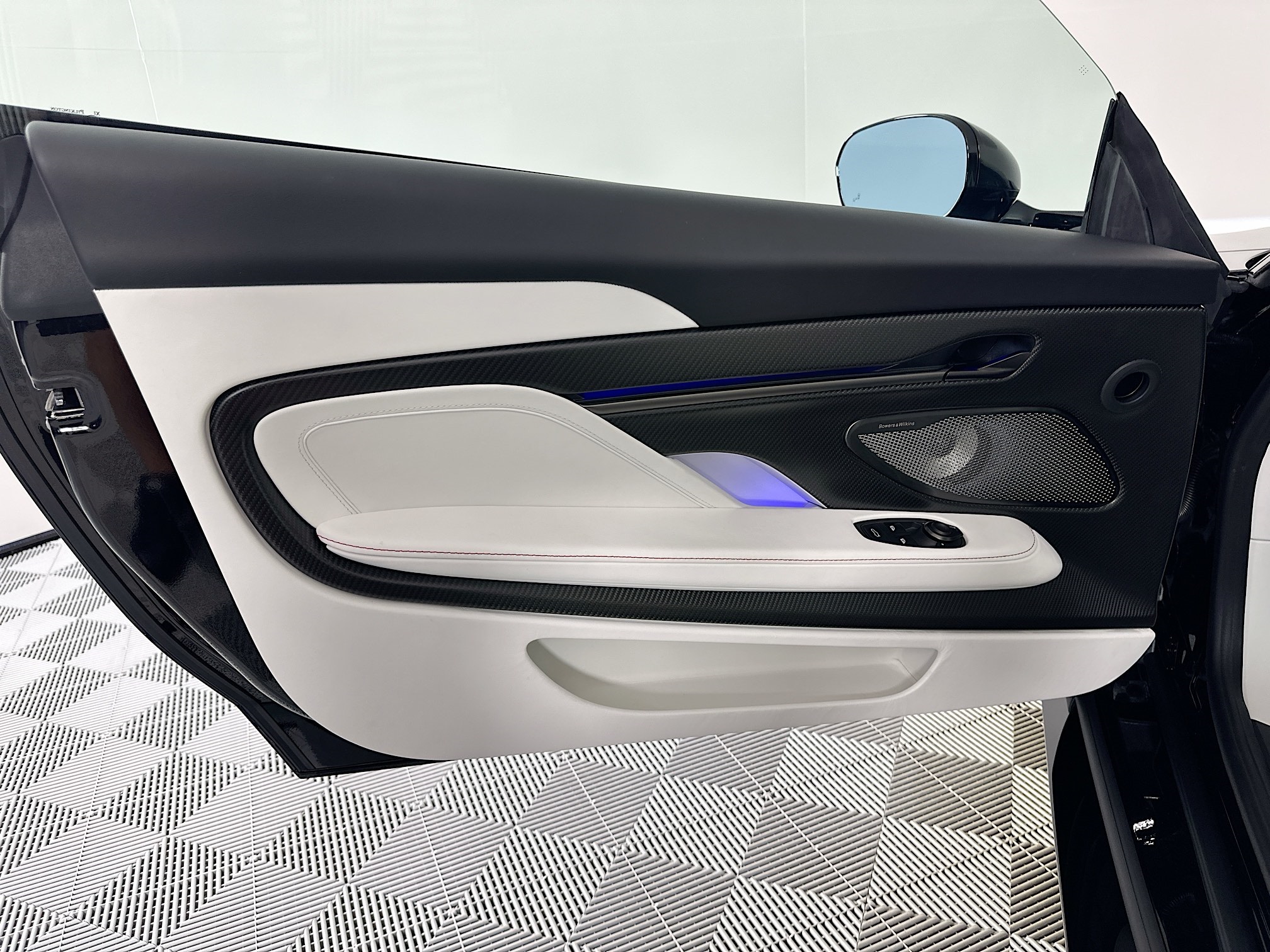 new 2026 Aston Martin Vanquish car, priced at $520,800