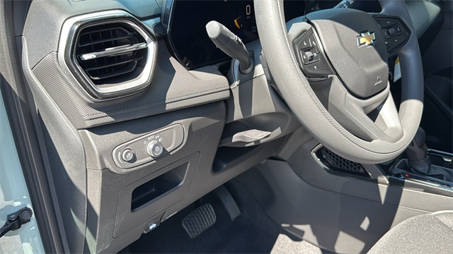 new 2026 Chevrolet TrailBlazer car, priced at $27,050