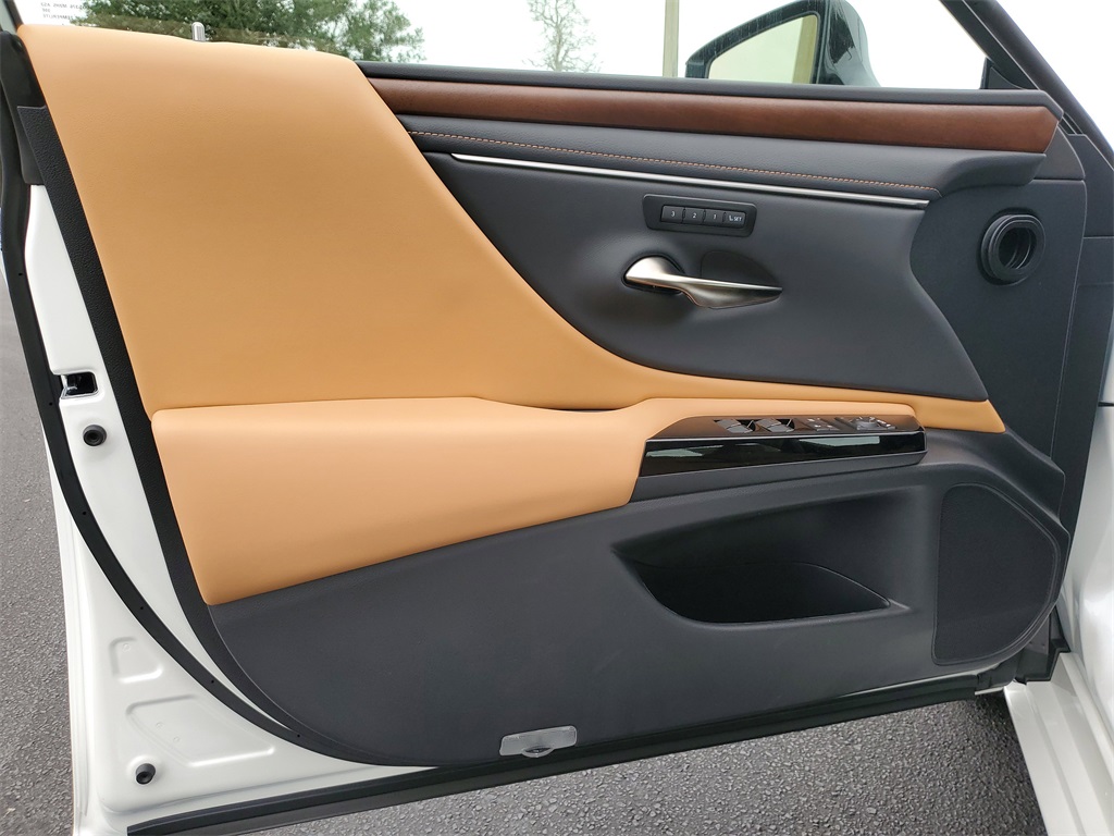 new 2025 Lexus ES car, priced at $49,694