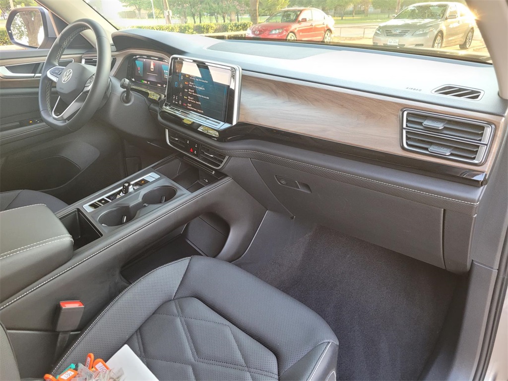 used 2024 Volkswagen Atlas car, priced at $30,824