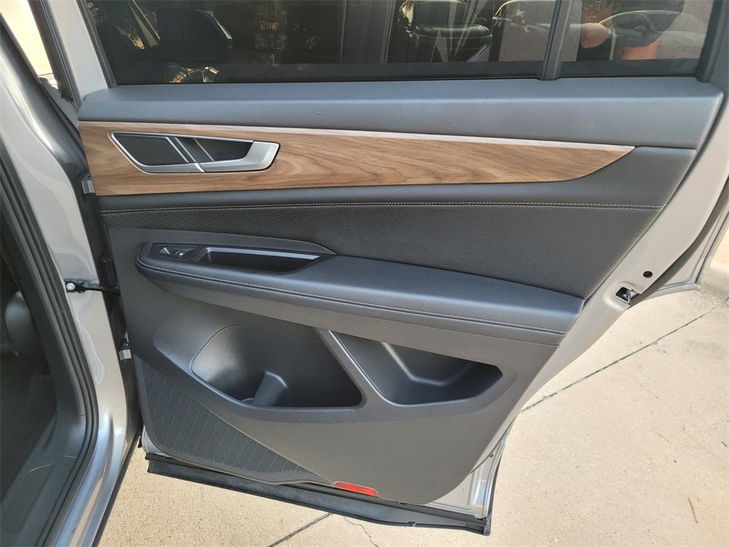 used 2024 Volkswagen Atlas car, priced at $30,824