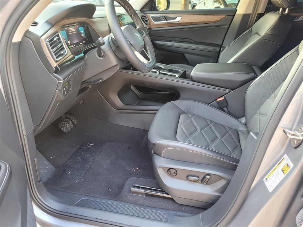 used 2024 Volkswagen Atlas car, priced at $30,824