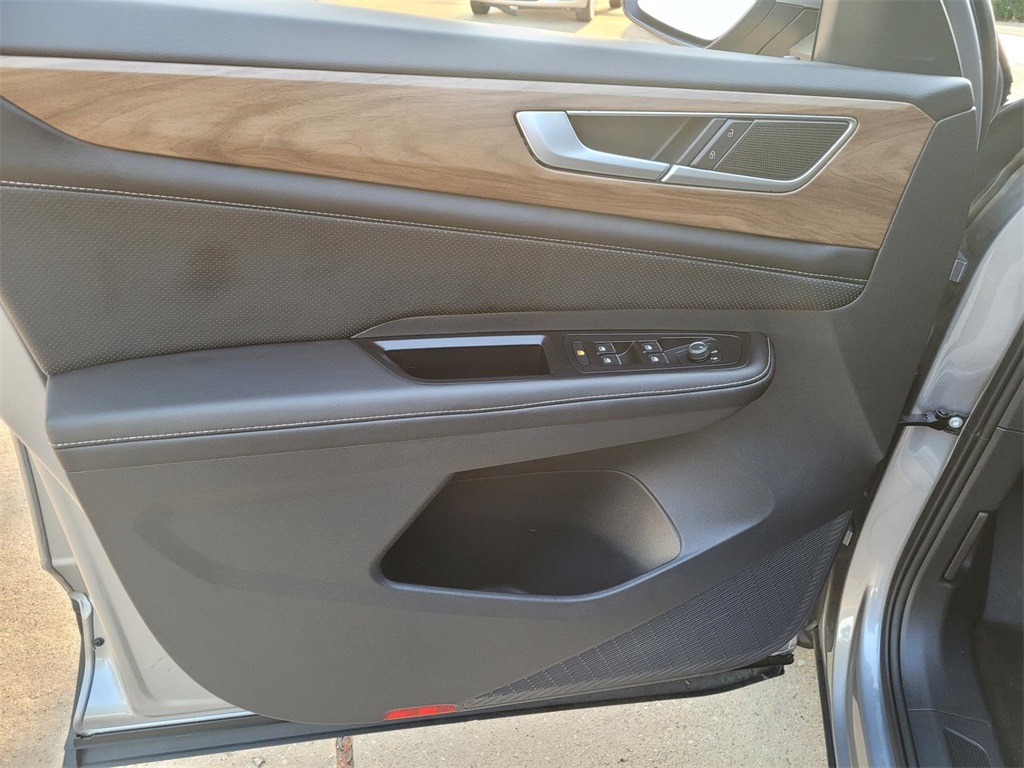used 2024 Volkswagen Atlas car, priced at $30,824