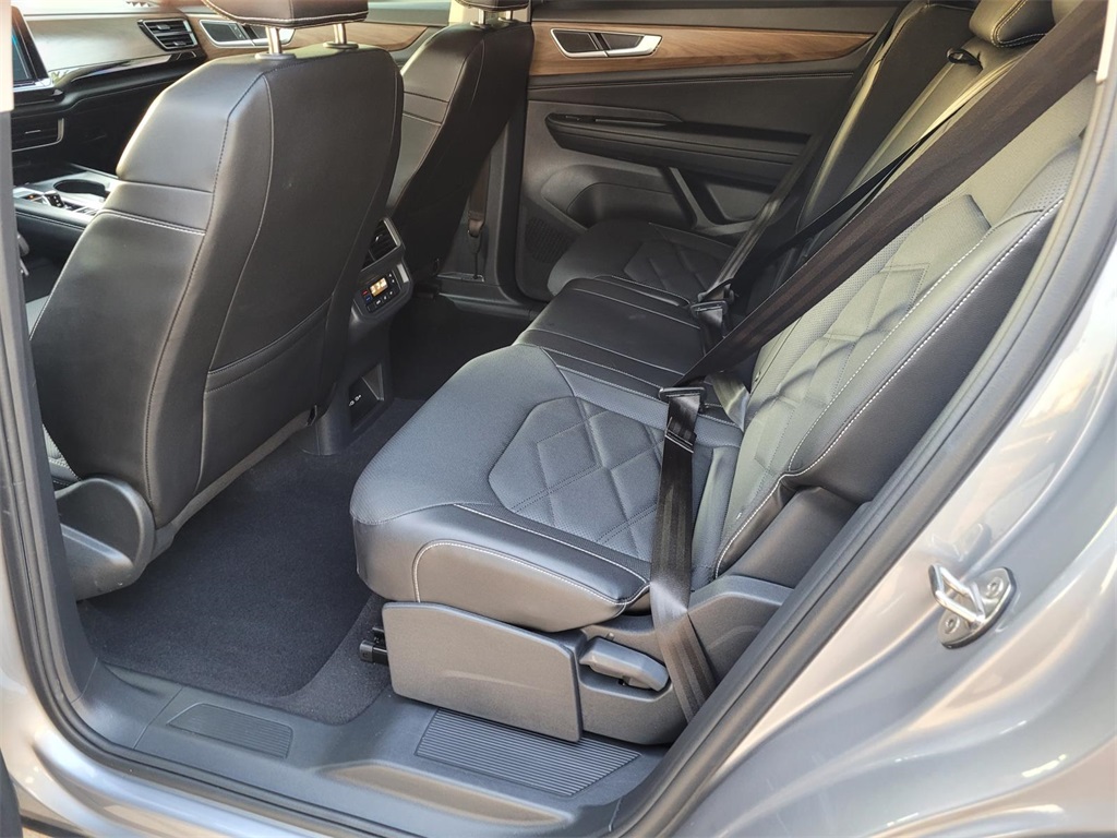 used 2024 Volkswagen Atlas car, priced at $30,824
