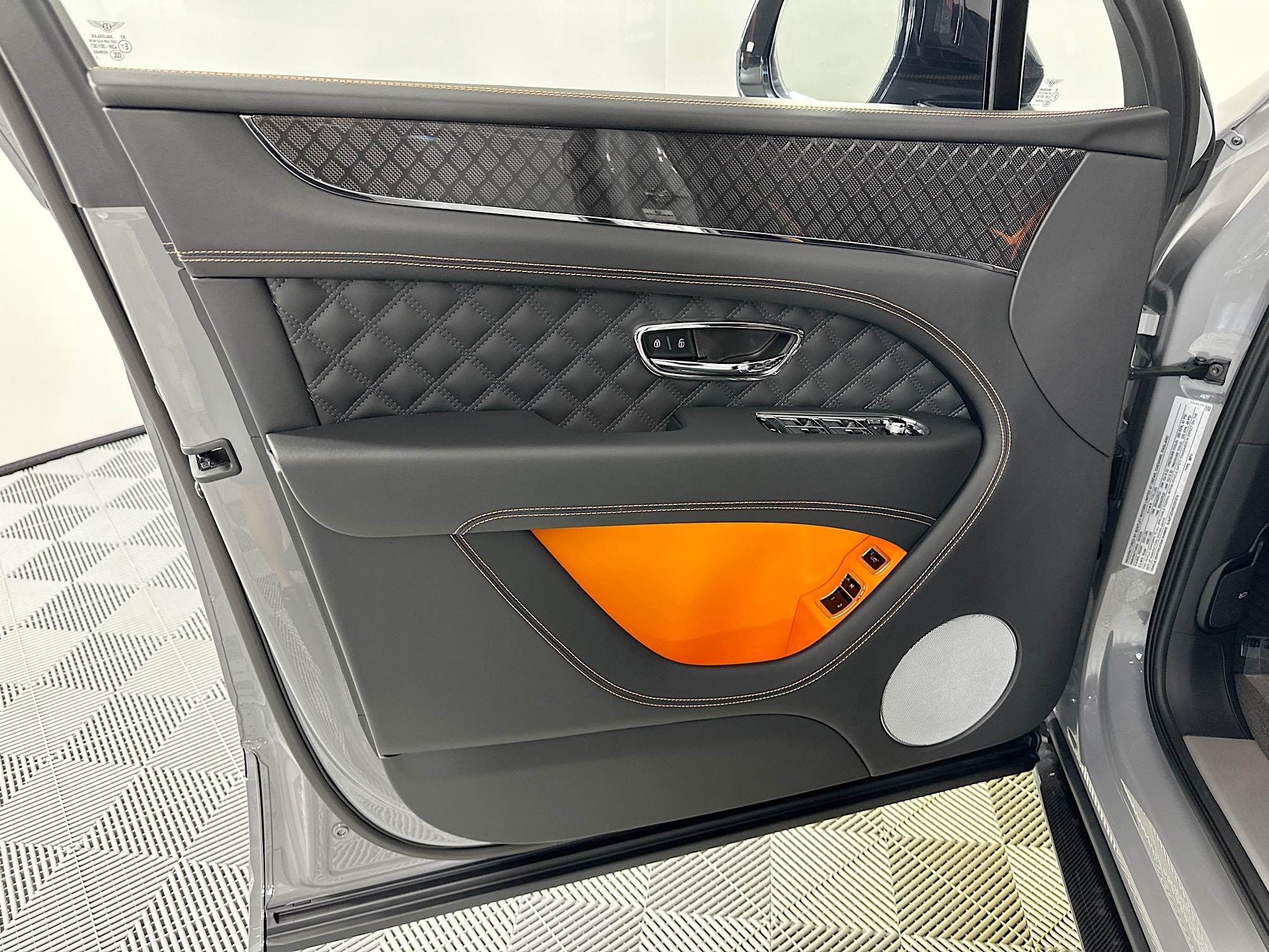 new 2025 Bentley Bentayga car