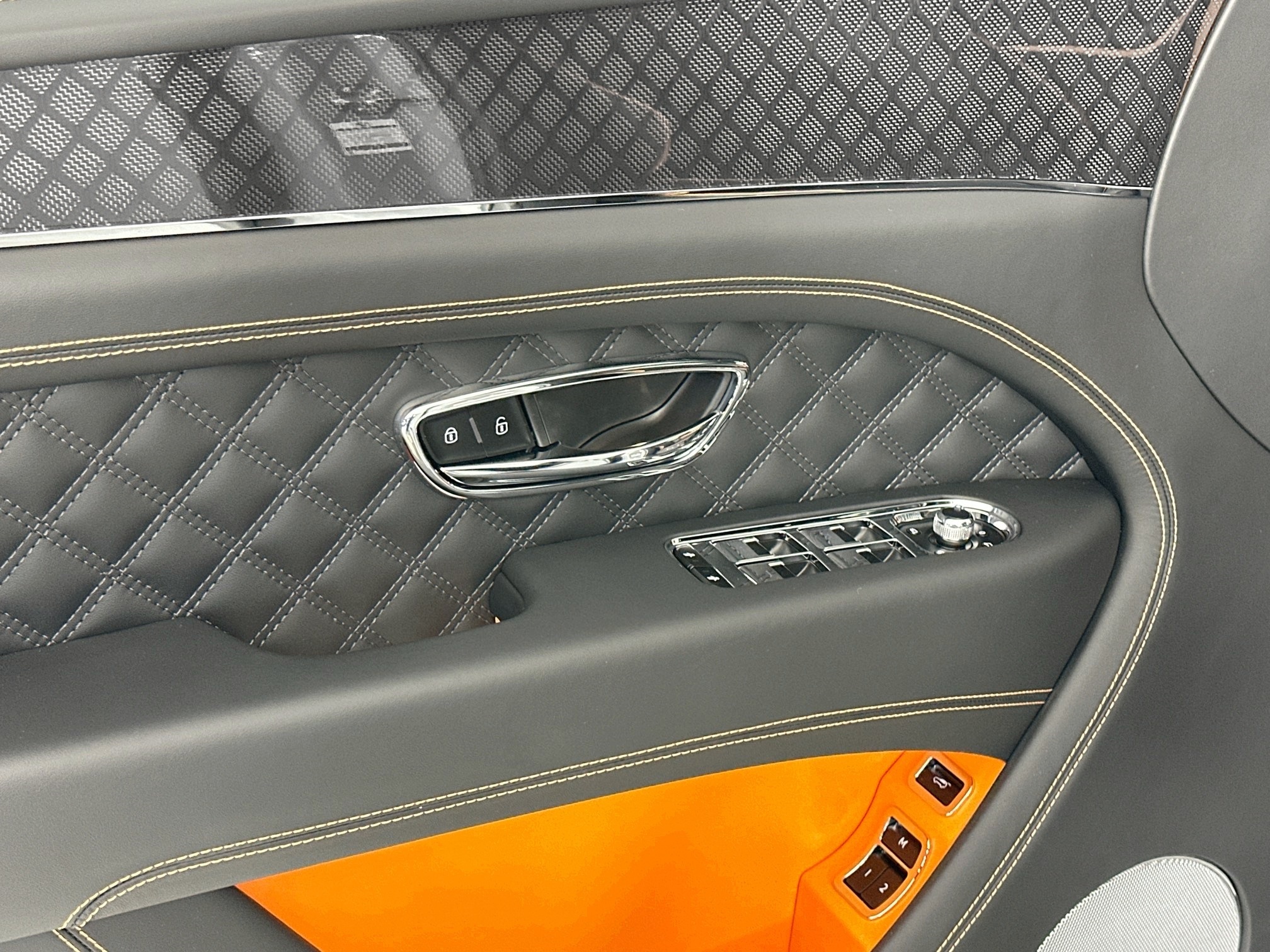 new 2025 Bentley Bentayga car