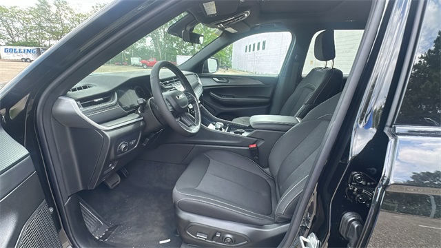 new 2025 Jeep Grand Cherokee L car, priced at $44,565