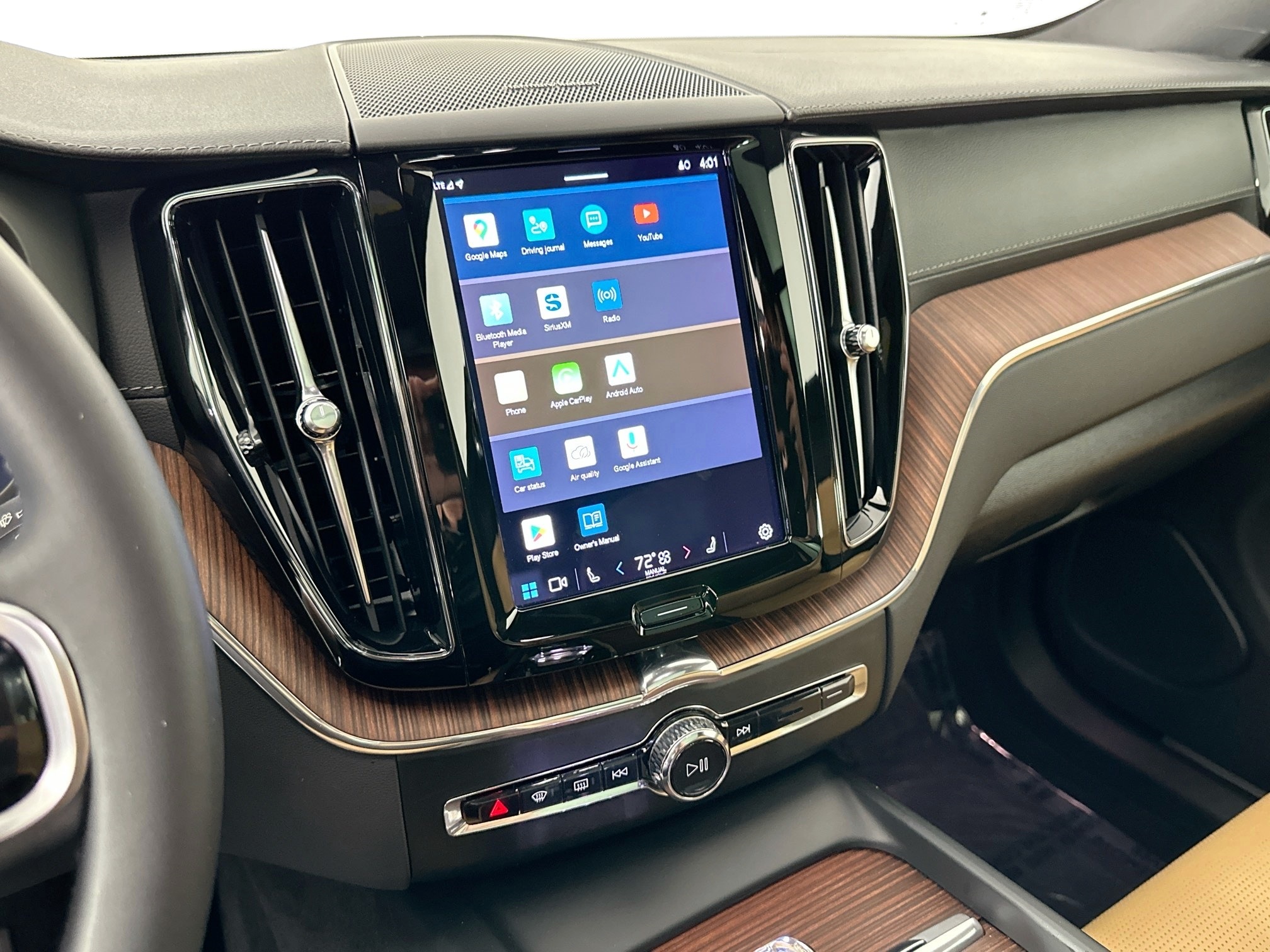 used 2023 Volvo XC60 car, priced at $35,995