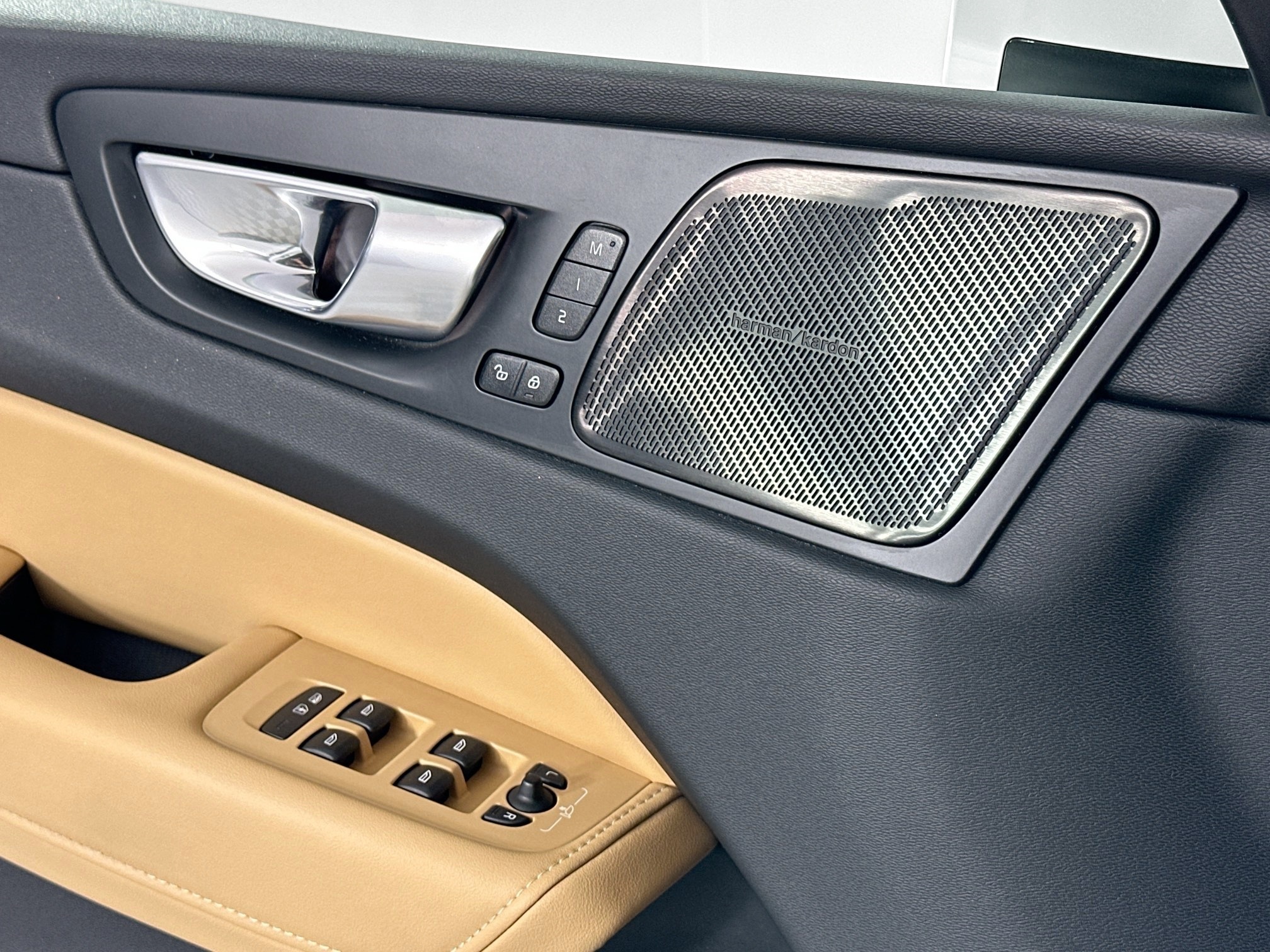 used 2023 Volvo XC60 car, priced at $35,995