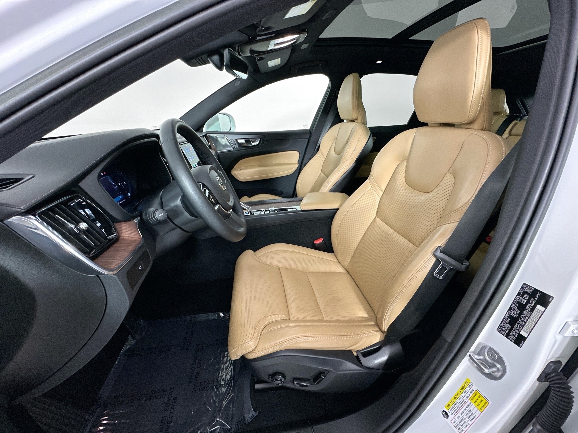 used 2023 Volvo XC60 car, priced at $35,995