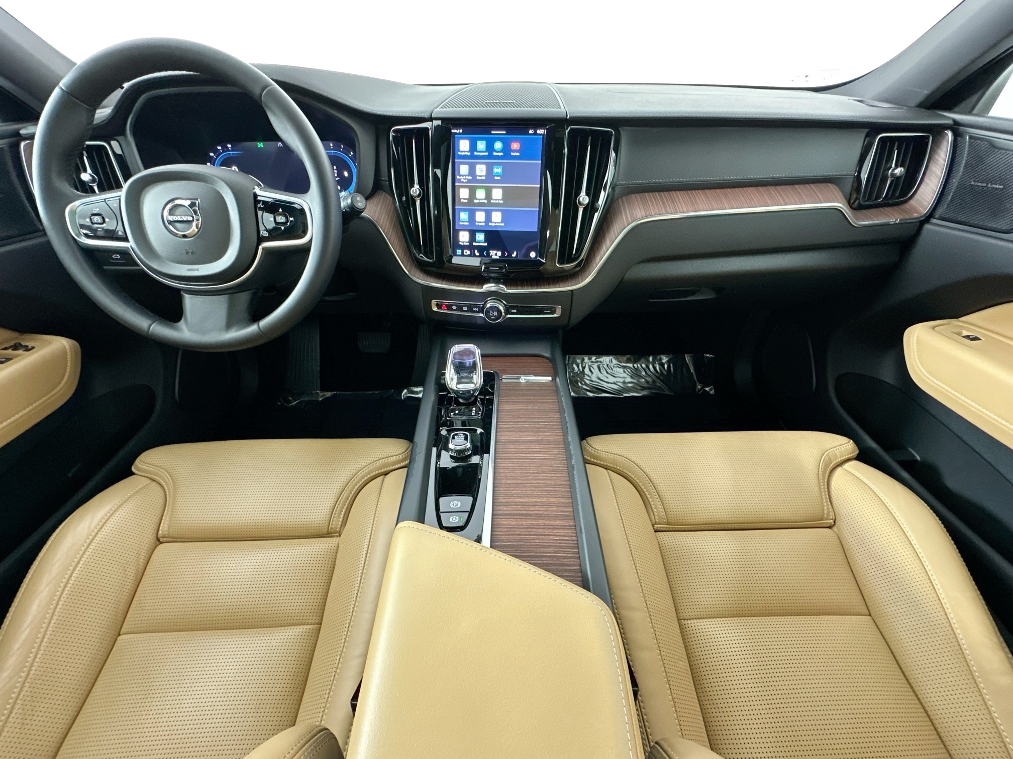 used 2023 Volvo XC60 car, priced at $35,995