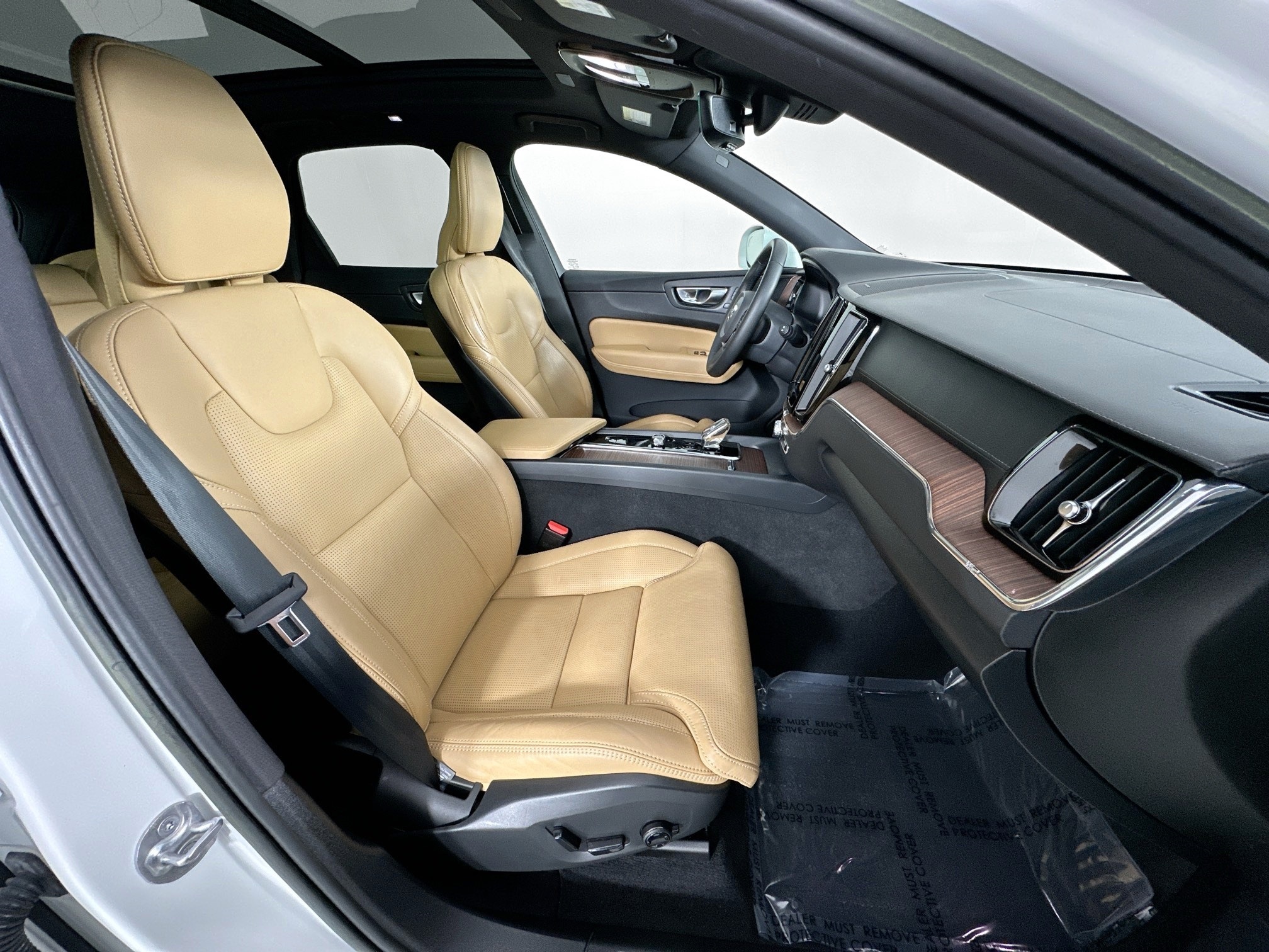 used 2023 Volvo XC60 car, priced at $35,995