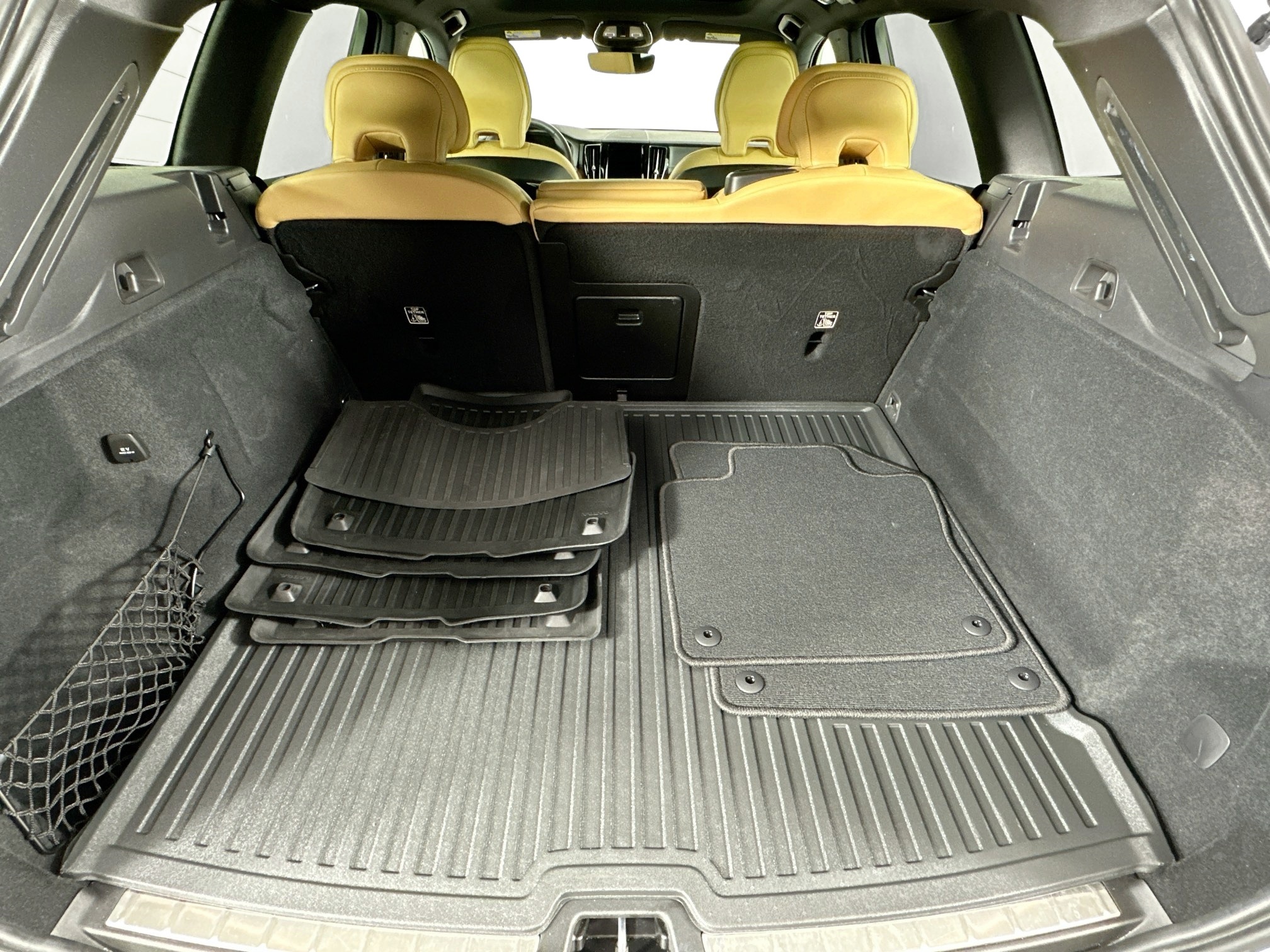 used 2023 Volvo XC60 car, priced at $35,995