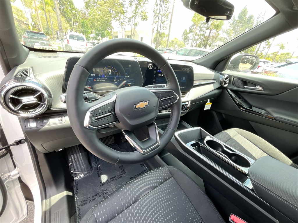 new 2025 Chevrolet Equinox car, priced at $29,720