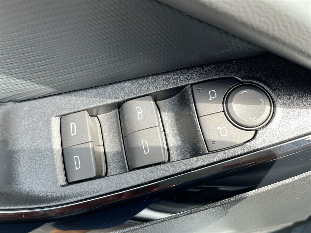 new 2025 Chevrolet Equinox car, priced at $29,720