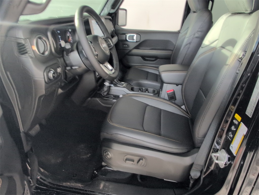 new 2025 Jeep Wrangler car, priced at $51,215