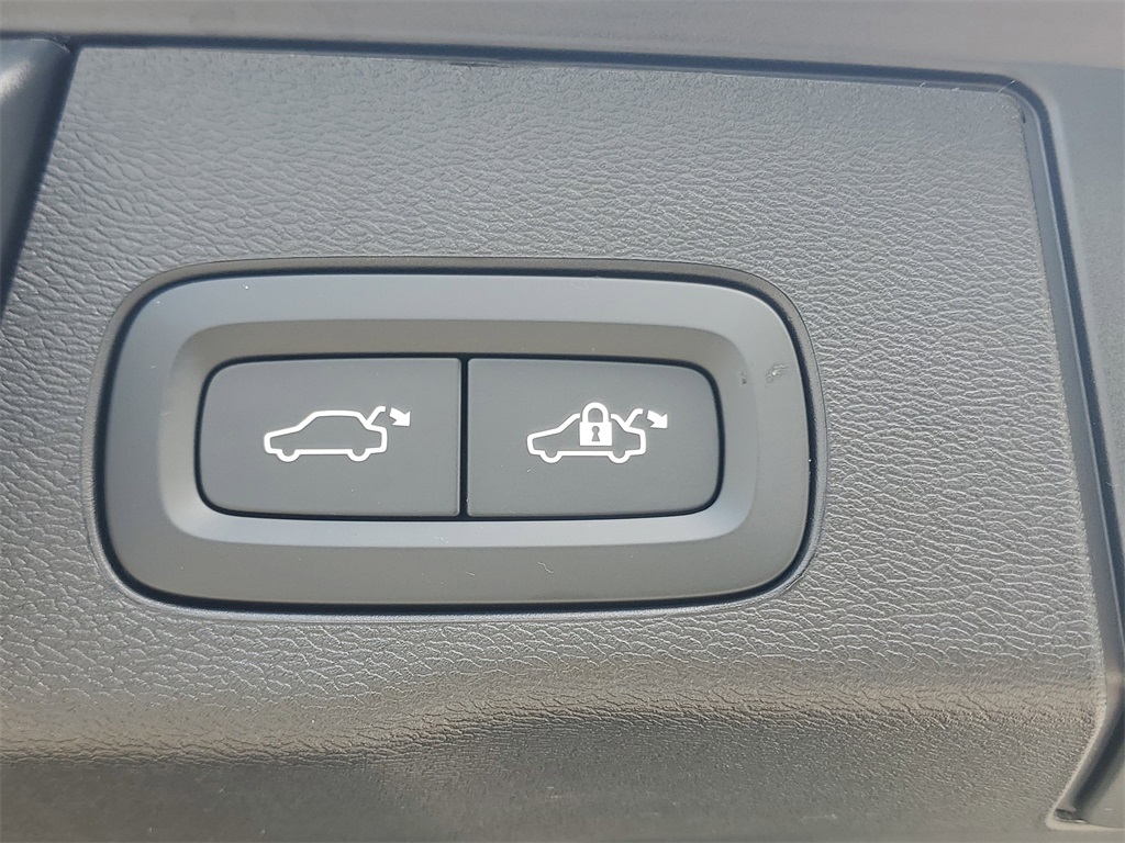 used 2024 Volvo XC60 Recharge Plug-In Hybrid car, priced at $44,489