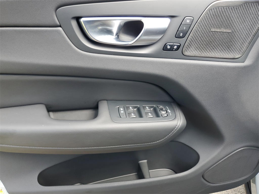 used 2024 Volvo XC60 Recharge Plug-In Hybrid car, priced at $44,489