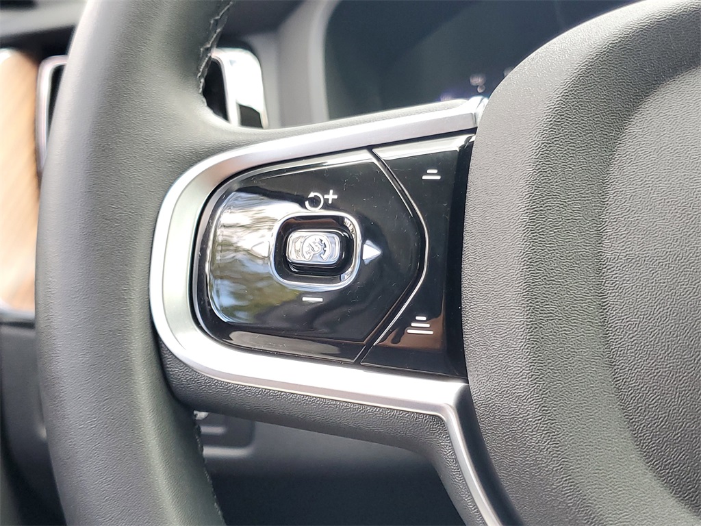 used 2024 Volvo XC60 Recharge Plug-In Hybrid car, priced at $44,489