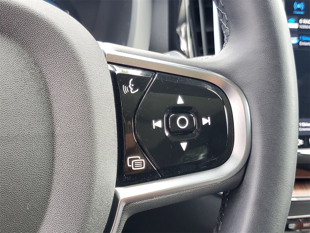 used 2024 Volvo XC60 Recharge Plug-In Hybrid car, priced at $44,489