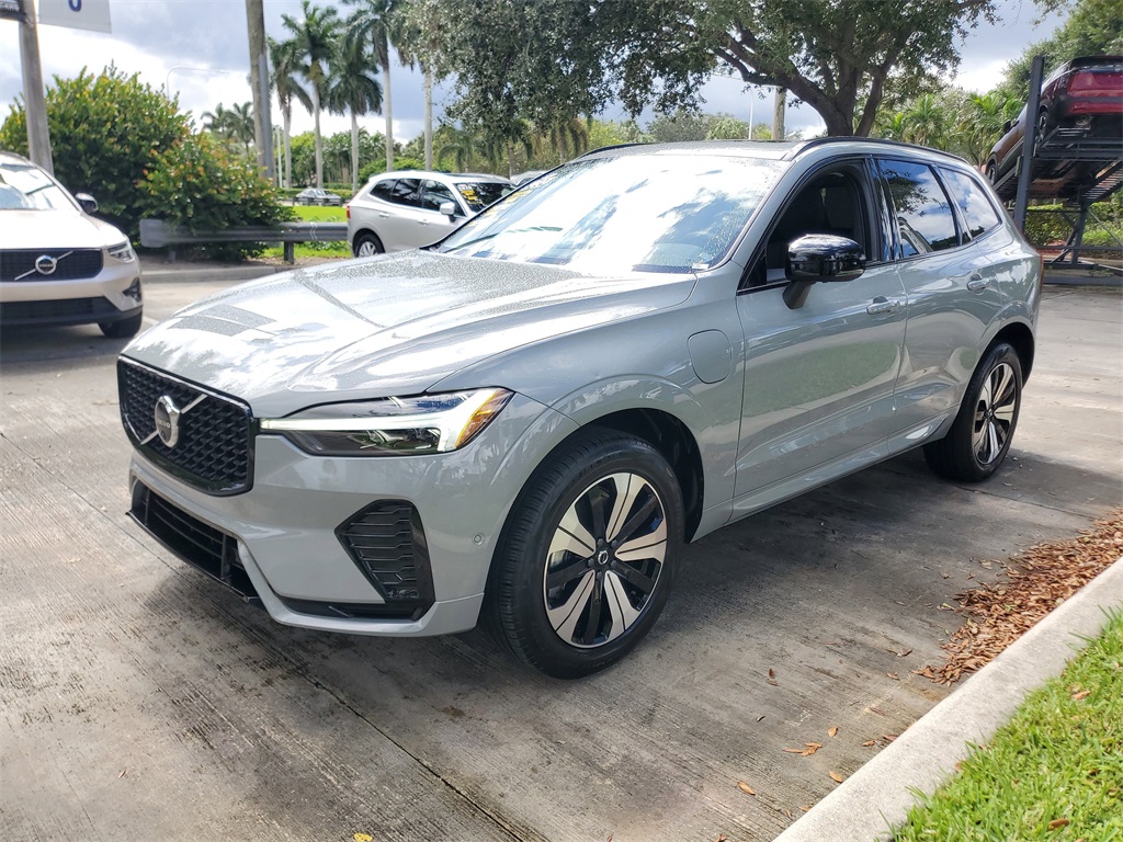 used 2024 Volvo XC60 Recharge Plug-In Hybrid car, priced at $44,489