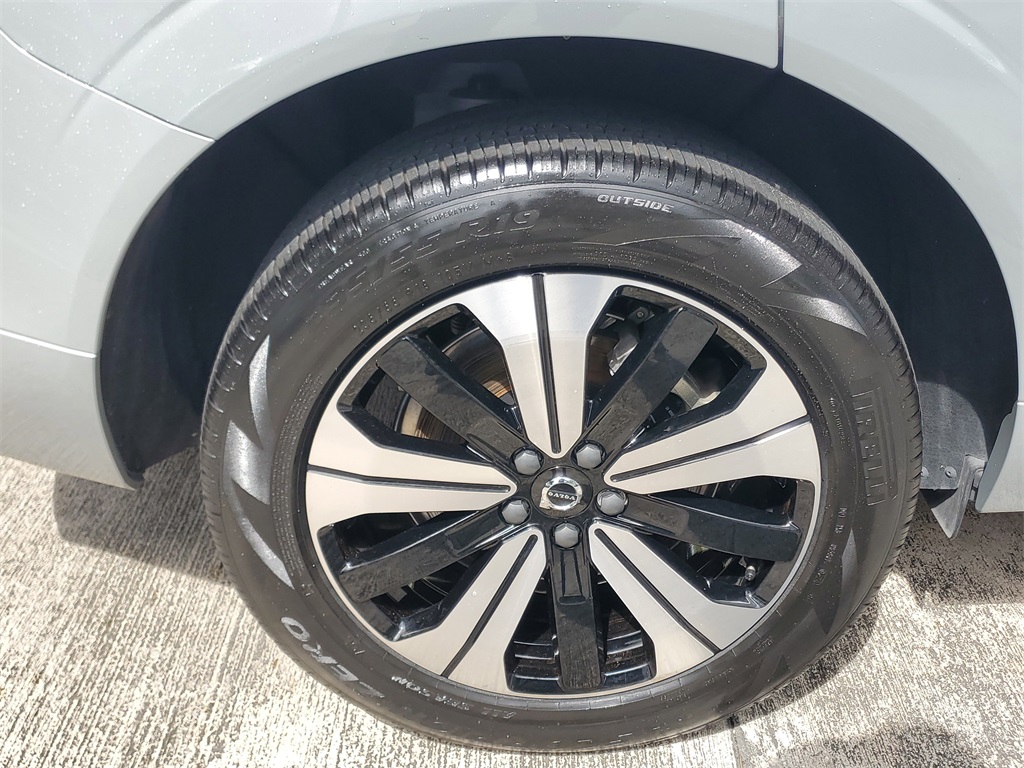 used 2024 Volvo XC60 Recharge Plug-In Hybrid car, priced at $44,489