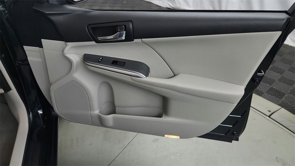 used 2012 Toyota Camry Hybrid car