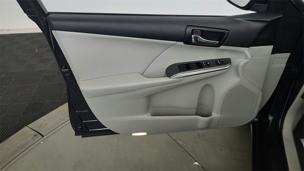 used 2012 Toyota Camry Hybrid car