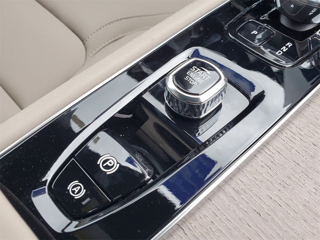 new 2026 Volvo XC90 car, priced at $68,325