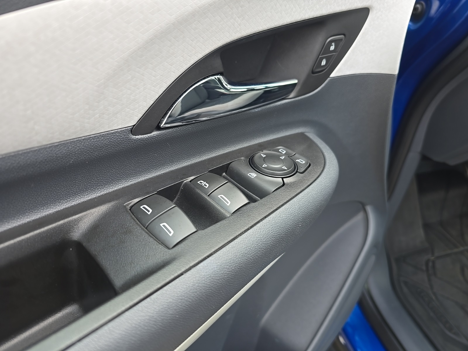 used 2020 Chevrolet Bolt EV car, priced at $13,832