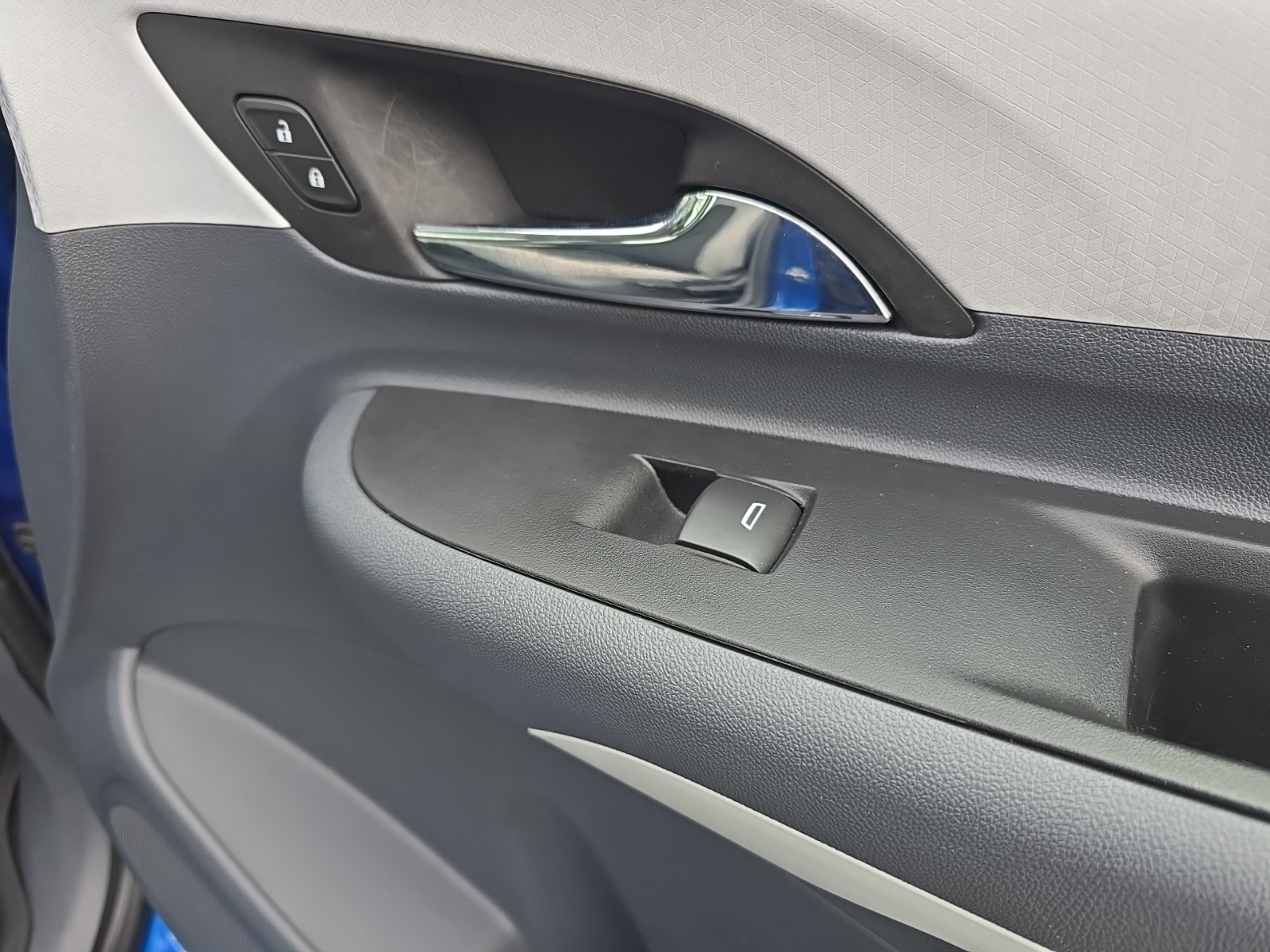 used 2020 Chevrolet Bolt EV car, priced at $13,832