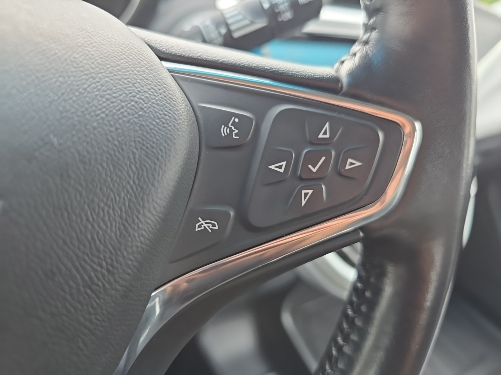 used 2020 Chevrolet Bolt EV car, priced at $13,832