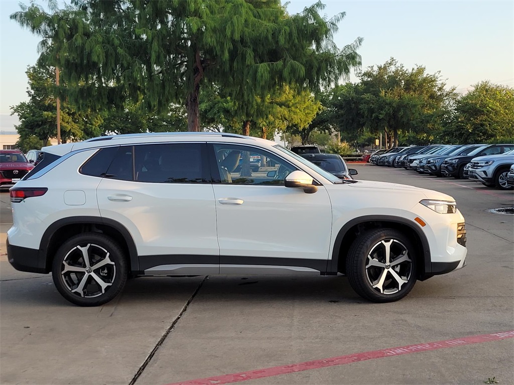new 2025 Volkswagen Tiguan car, priced at $32,800