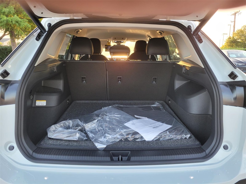 new 2025 Volkswagen Tiguan car, priced at $32,800