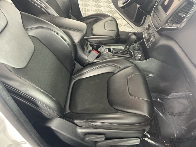 used 2020 Jeep Cherokee car, priced at $19,139